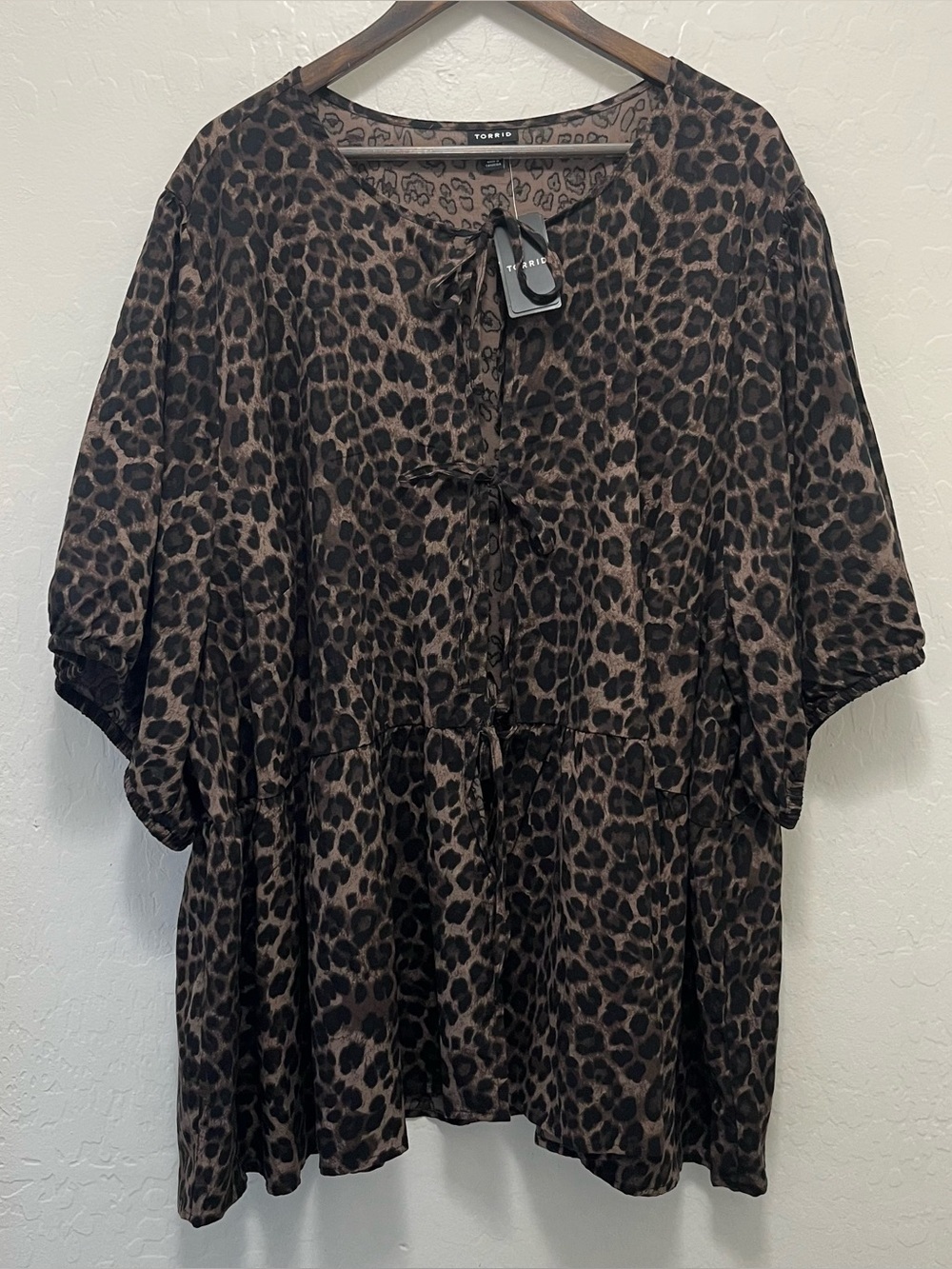 Torrid Leopard Print Babydoll Top Tie Front Short Sleeve NWT Size 6X Plus